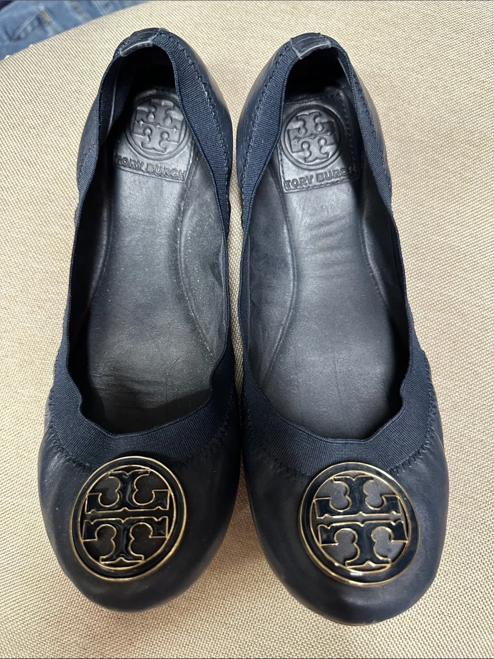 Tory Burch Navy blue Flats with Gold Logo Medallion size 6.5